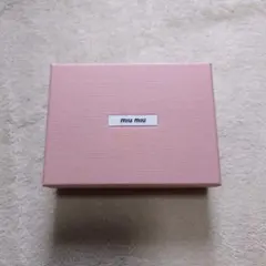 miu miu ギフトボックス ピンク