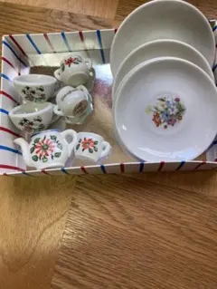 ミニチュアティーセット 花柄 Disneyland付き