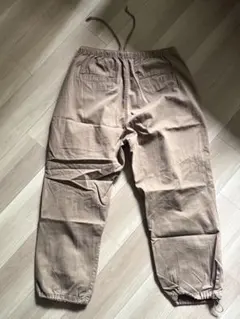 ベルシュカ オーバーサイズ カーゴパンツのサムネイル