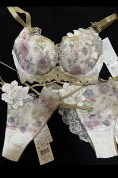 【新品未使用】サルート 17グループ 3点セット いばら姫 D65