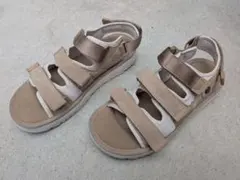 UGG スポーツサンダル ベージュ 24.5cm - メルカリ
