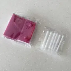 ピンクのコンパクト紙パックホルダーとストローセット