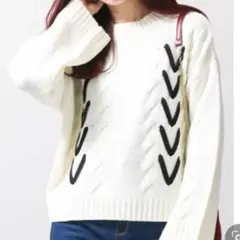 WEGO　アイボリー V字模様 ニットセーター フリーサイズ　K