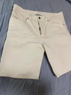 美品　DSQUARED2 ４６ホワイト デニム ショートパンツ ハーフパンツ 美品 DSQUARED2 46ホワイト デニム ショートパンツ ハーフパンツ