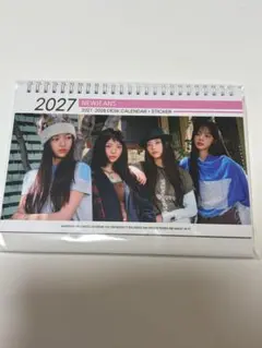 newjeans 卓上カレンダー