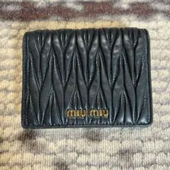 miu miu ミュウミュウ　二つ折り財布 ブラックのサムネイル