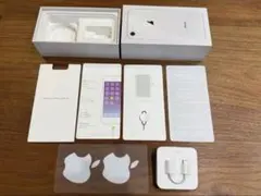 Apple iPhone8 の元箱と付属品（イヤホン、ヘッドホンアダプタ等）