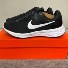 ナイキレディーススニーカージョギングランニングシューズ黒白 23.5新品NIKE