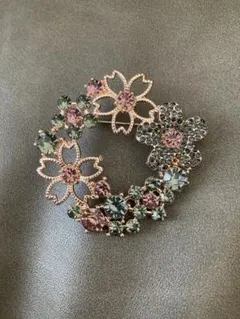 サークル　ブローチ　かわいい　ストーン　春　おしゃれ　桜　入学式　スーツ　ピンク