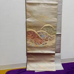 金地に山柄の袋帯