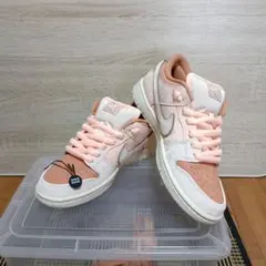 ピンク スニーカー