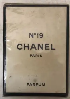 N°19 CHANEL PARFUM   シャネル19番