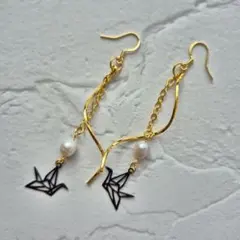 最終値下げ　揺れる折り鶴のピアス　イヤリング　新品/匿名配送