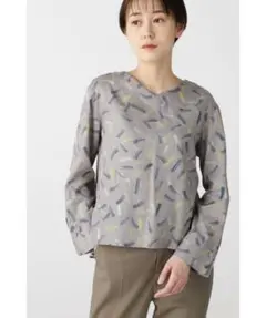 美品　HUMAN WOMAN 綿キュプラツイルプリントブラウス　Mサイズのサムネイル