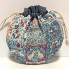 くすみブルーと動物　 ミニ まんまる 巾着　ハンドメイド