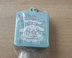 サンリオキャラクターズ　クッキー缶チャーム　シナモロール