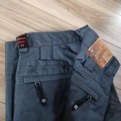 キスマーク　ユニセックス スノーボードウェア Mサイズ