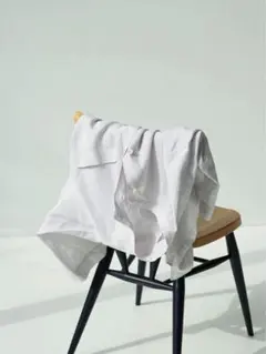 【新品未使用】MARGARET HOWELLリネンシャツ　ホワイトのサムネイル