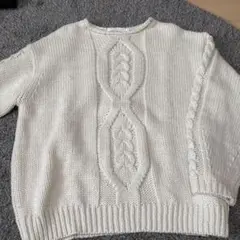 ケーブル編みクリーム色長袖セーター Mサイズ