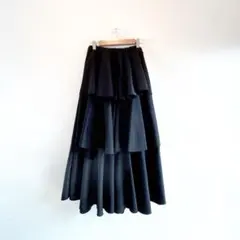 ティアードロングスカート フレア 大人可愛い ウエストゴム 黒 春秋　体型カバー