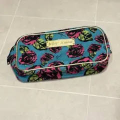 Betsey Johnson ローズ柄 キルティング ポーチのサムネイル
