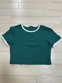 グリーン クロップドTシャツ