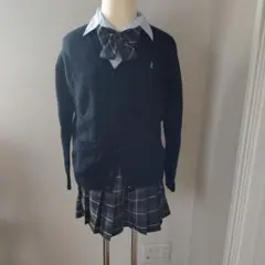 ネイビー セーターとチェック柄スカート 　半袖ブラウスとリボンもセット！