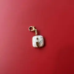 お値下げ【ロックパール チャーム/中古】 ペンダントトップ ゴールドカラー