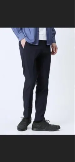 【美品】メンズ紺（ネイビー）クロスストレッチパンツ（スリムフィット）Mサイズのサムネイル