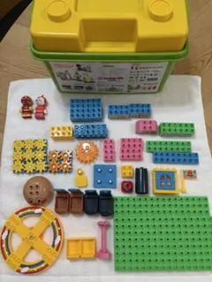 【アンパンマン】ブロックラボ くるくる遊園地ブロックバケツ　人形6体　おまけ付き
