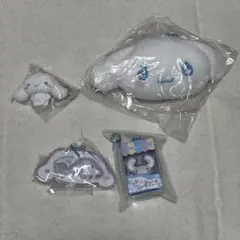 サンリオ　シナモロール　シナモン　キーホルダー　カプセルトイ