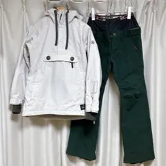 ESTIVO アノラックジャケット ホワイト　グレーパンツ　緑　上下セット