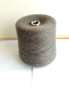 ★キッドモヘア毛糸 モカ（芯黒め）785g コーン巻き