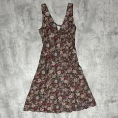 森ガール　上品　デート　花柄ワンピース ジャンスカ　くすみピンク　アリスバーリー