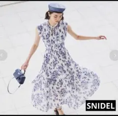【美品】SNIDEL フラワープリント ノースリーブワンピース