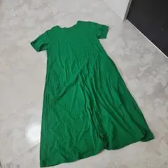 試着のみ　グリーン 半袖 ロングワンピース　M