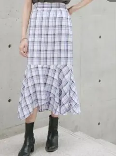 新品未使用タグ付き　チェックスカート　定価の半額以下
