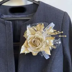 ゴールド バラのコサージュ