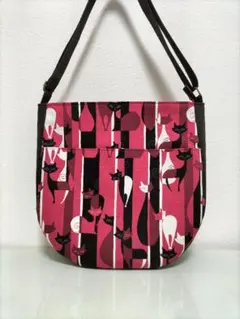 ハンドメイド　レトロ　モダン　ねこ　(ワインレッド) ラウンド　トートバッグ