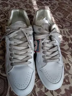 新品　コンバース ホワイトシルバーレザー スニーカー