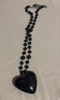 黒いハート型ペンダント ネックレス