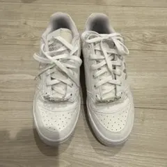 adidas ホワイト スニーカー 厚底