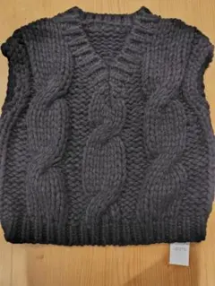 【新品未使用】ケーブルオーバーニットベスト