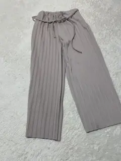 値下げ新品未使用　アズノゥアズプリーツパンツ