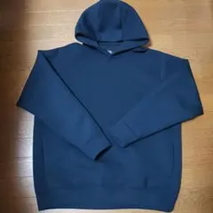 ユニクロ・ウルトラストレッチドライスウェットプルパーカ