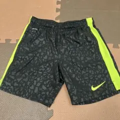 Nike DRI-FIT ハーフパンツ キッズ　140 ブラック/イエロー