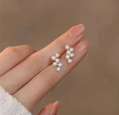 226ベビーパールピアス　3連パールピアス　ヴィンテージ　シンプル 上品　高見え