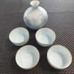 深川製磁　淡い青色の花模様酒器セット