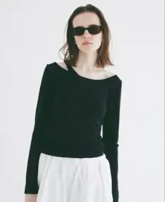新品未使用】HYEON piano tops / black - メルカリ