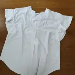 AZUL Vネックフリルブラウス